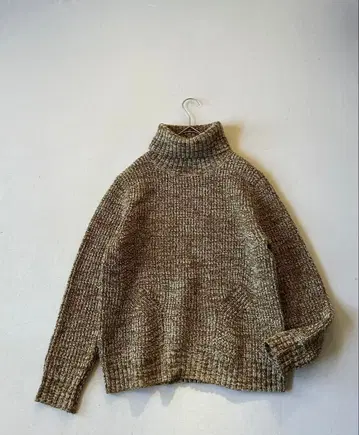 놈브르 임페어 NOMBRE IMPAIR 터틀 니트