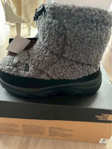 THE NORTH FACE 그레이 부츠