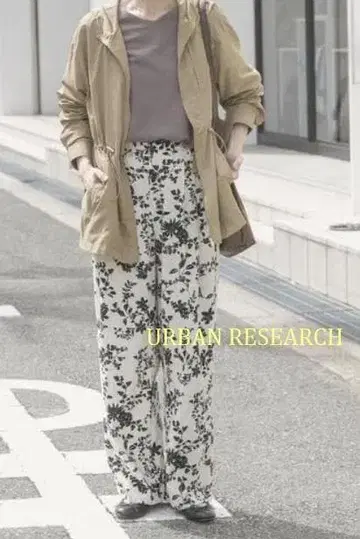 [ 새상품 ] 어반 리서치 플라워 프린트 팬츠