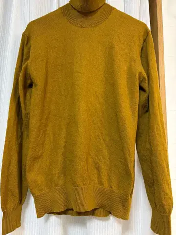 머스타드 터틀넥 스웨터 모 100%