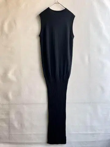 moussy 마우지 모크넥 슬리브리스 리브 니트 원피스 블랙