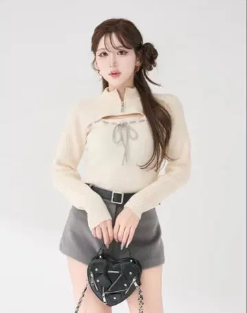 다리치 스티치 리본 오픈 니트탑