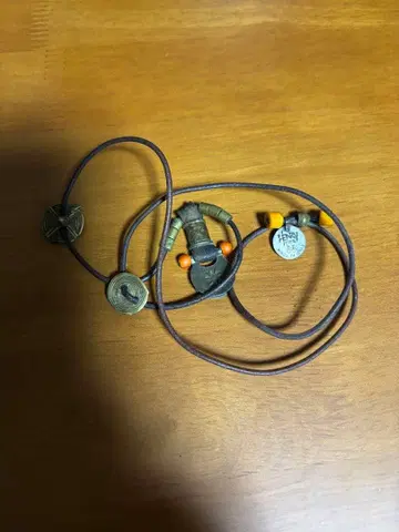 HENRY CUIR 가죽 목걸이