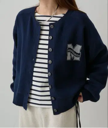 24년 퓨어세신 스무스 편직 로고 자카드 가디건