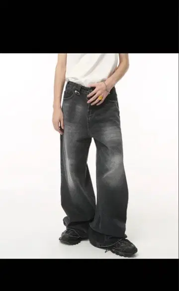 굵은 데님 menes jaded london 폴러 느낌