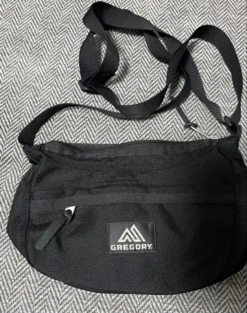 그레고리 숄더백