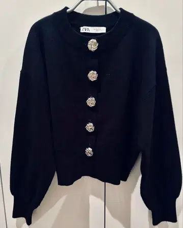 ZARA 완판 실버 버튼 니트 가디건