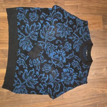 HARE 꽃 패턴 오버 사이즈 니트