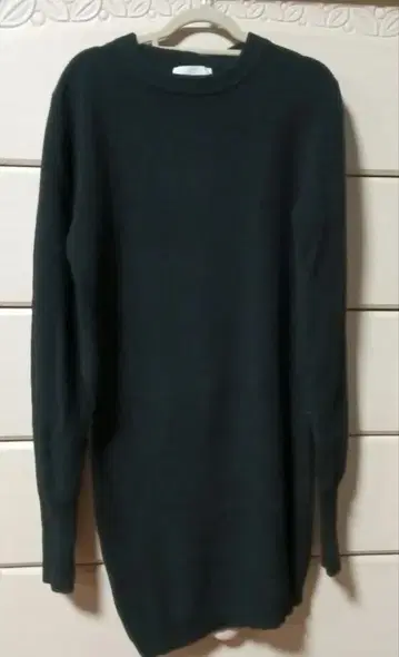 미디 우측 사이드 슬릿 니트 긴팔