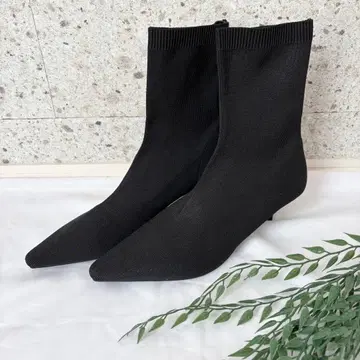 [ 새상품급 ] ZARA 삭스 부츠 37 블랙 니트 부츠 스틸레토