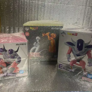 미개봉 새상품 제일복권 손오공 & 프리저 프리저 제2형태 프리저 제3형태