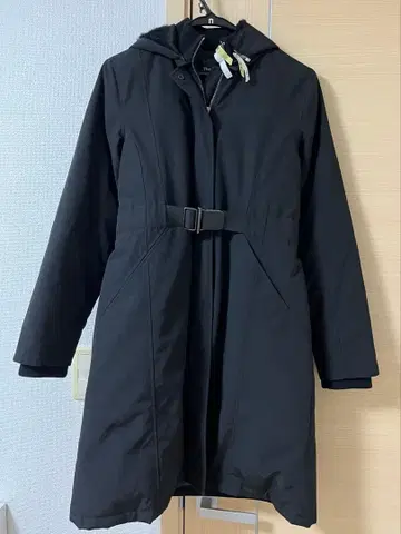 새상품급 Theory 다운 코트 블랙 S