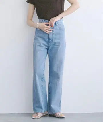 새상품 EMMEL REFINES EM 센터 프레스 스트레이트 데님 팬츠