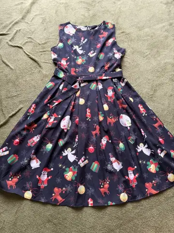 크리스마스 패턴 슬리브리스 무릎 기장 원피스