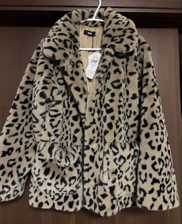 [택 포함 새상품] RODEO CROWNS 레오파드 무늬 코트