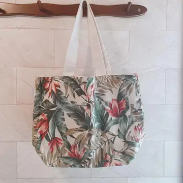 [ 미사용 ] ROOTOTE 꽃무늬 토트백 루트토트 캔버스백 새상품급