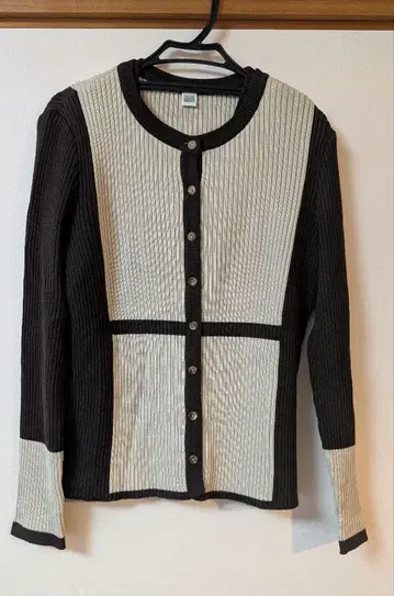 새상품급 울 100% 리브 버튼 포함 앙상블