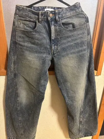 VINTAGE WASHED CURVED DENIM (인디고 블루)
