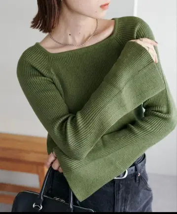 Discoat 리브 스퀘어 넥 풀오버 [ 미착용 새상품 ]