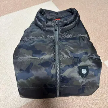 Hush Puppies 카모플라쥬 다운 베스트