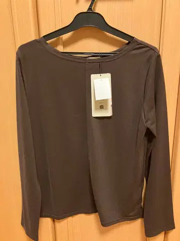 이번 시즌 신상 미사용 새상품 택 포함 마리아 플러스 시어 탑 브라운