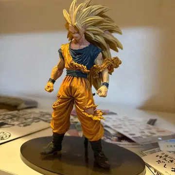 손오공 초사이어인 3 피규어