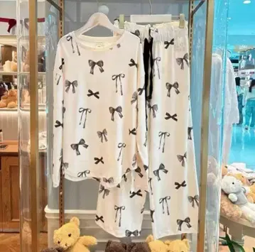 택 포함 새상품 젤라또피케 리본 무늬 상하의 세트