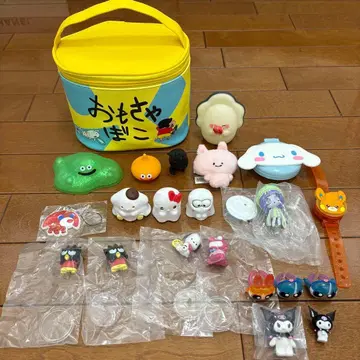 산리오, 포켓몬, 짱구는 못말려(크레용 신짱) 등 굿즈