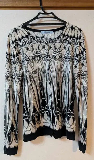 Blumarine 기하학 패턴 긴팔 상의