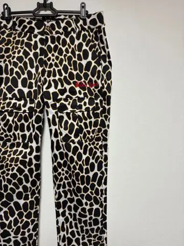 컨디션 최상 버디 헌트 팬츠 골프웨어 표범 무늬 올 패턴 자수 로고 32