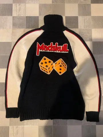 L 사이즈 Willpips 니트 하이넥 스웨터