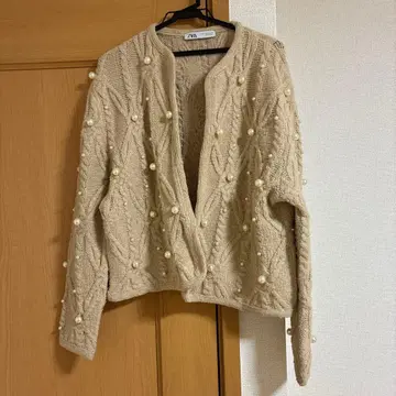 ZARA 베이지 펄 장식 가디건