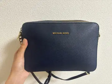 MICHAEL KORS 네이비 숄더백