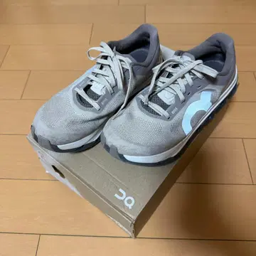 새상품급 On 스니커즈 클라우드플로 5 25cm