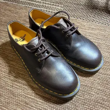 Dr. Martens 3홀 신발 다크 브라운