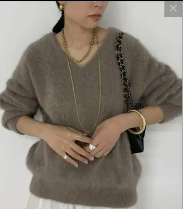 새상품급 LOUNGEDRESS FUR 캐시미어 V넥 니트