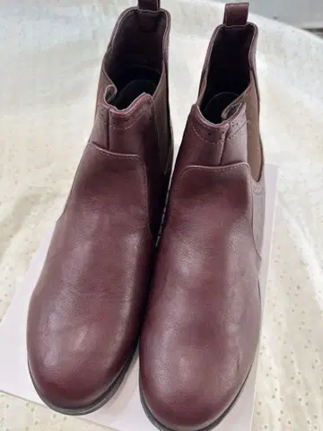 미사용 maRe maRe (마레마레) 방수 사이드 고어 부츠 와인색