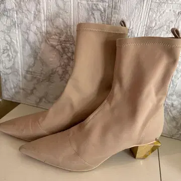 YELLO 숏부츠 베이지 로우힐 빅 사이즈