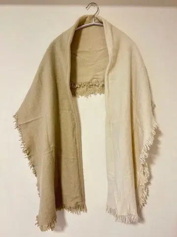 캐시미어 혼방 베이지~크림 그라데이션 대형 머플러