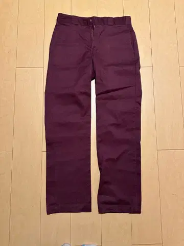 Dickies 버건디 치노 팬츠
