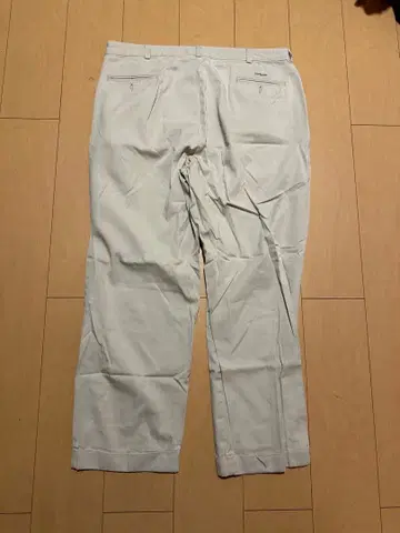 POLO 화이트 플리츠 치노 팬츠