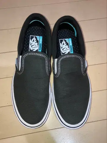 Vans 블랙 슬립온 스니커즈