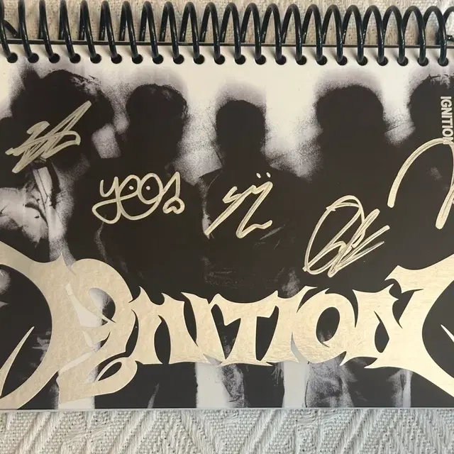 NOWZ 나우즈 친필싸인앨범