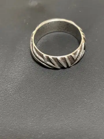 Jared chavez 투파 캐스트 반지