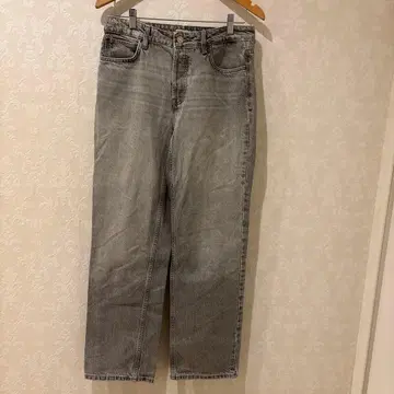 그레이 스트레이트 데님 팬츠