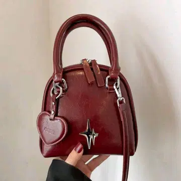 버건디 미니백 하트 참 캐주얼 엘레강트 컴팩트 가을/겨울