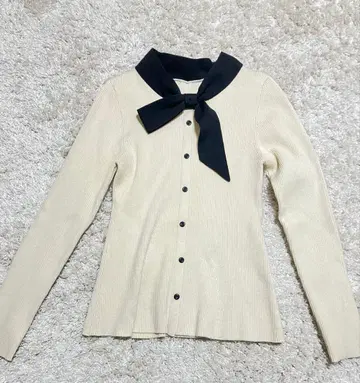 새상품급 스트로베리 필드 리본 니트