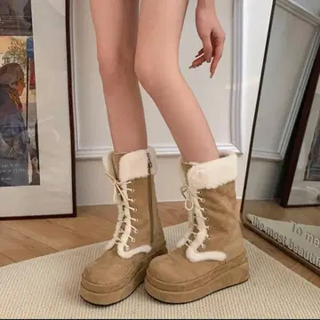 퍼 달린 통굽 스웨이드 어그 부츠