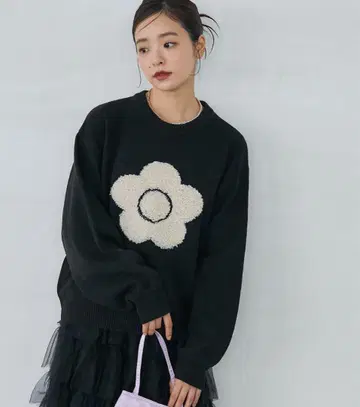 마리콴트 상아라 플라워 모티브 아트 자카드 니트