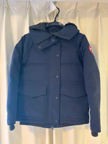 CANADA GOOSE 네이비 다운,